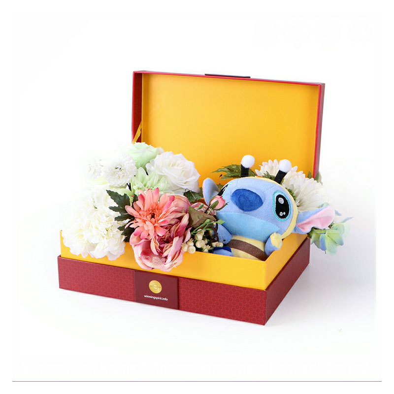 Flowers in a box to celebrate Spring - Selfpackaging Blog