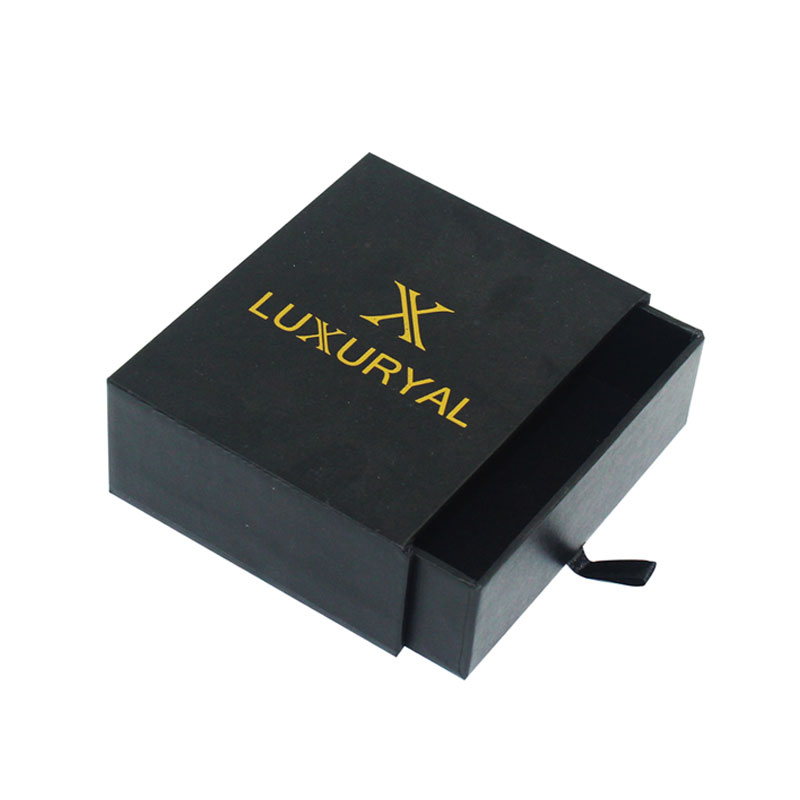 Black Bracelet Box
